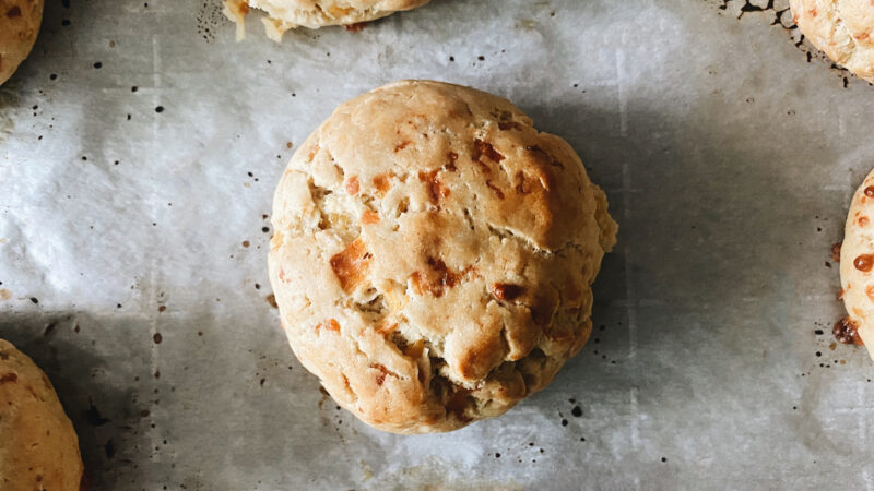 The Easiest and Best Cheddar Biscuits Recipe